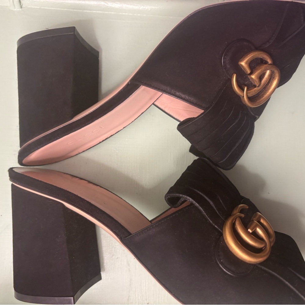 Gucci Marmont
Double G Logo Suede Slides
Women's Size 41/10-10.5 euc worn once! - Picture 5 of 8